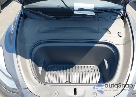 2023 Tesla Model Y Awd/Long Range Dual Motor All-Wheel Drive z USA, uszkodzony, nr VIN 7SAYGDEE7PA089135